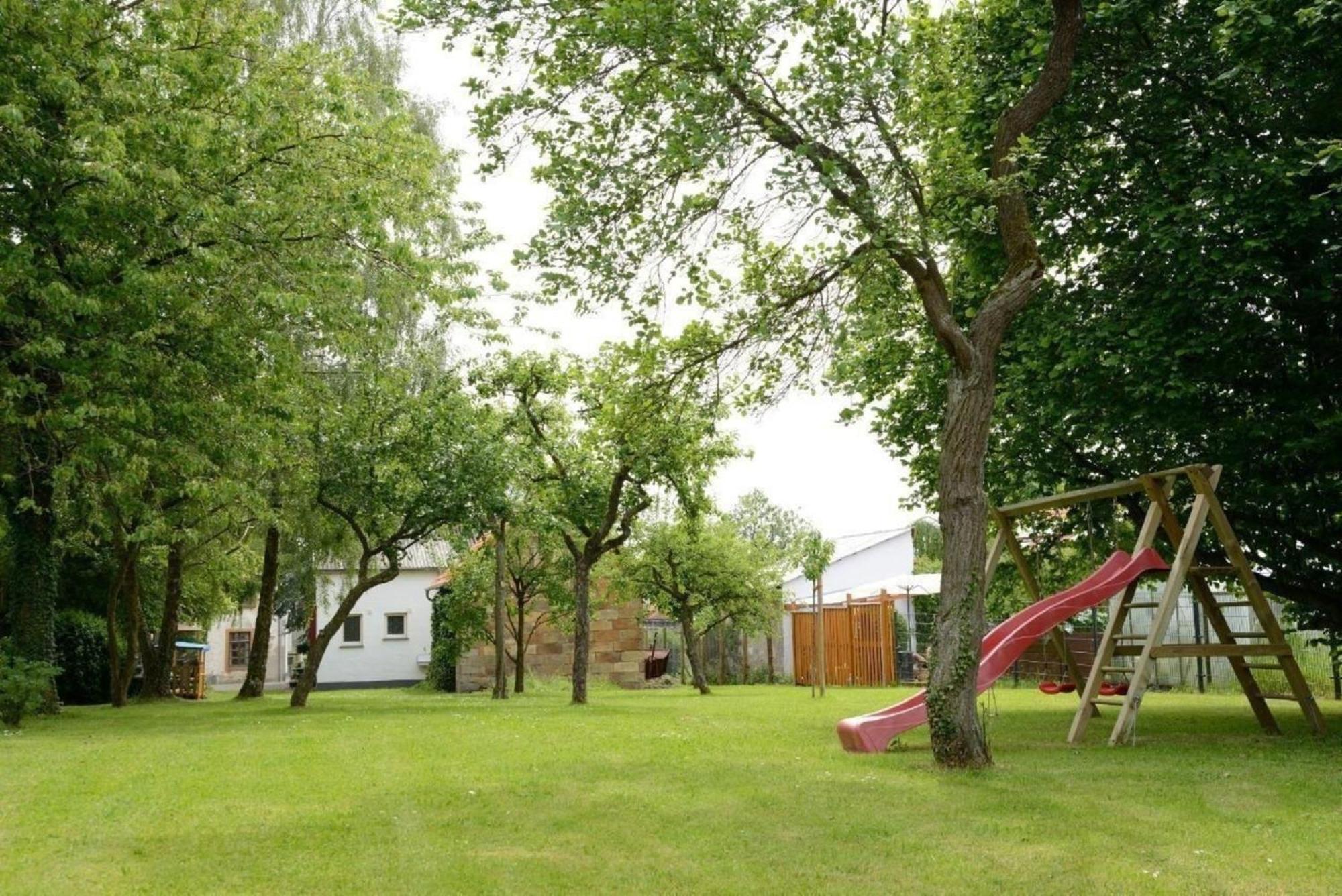 Ruhiges Ferienhaus In Lommersdorf Mit Garten Blankenheim  Ngoại thất bức ảnh